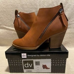 Brown ankle boot sz 6 1/2
